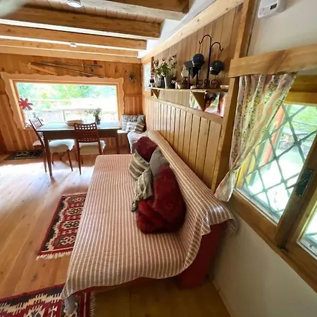 Stern Cabin Chalet *