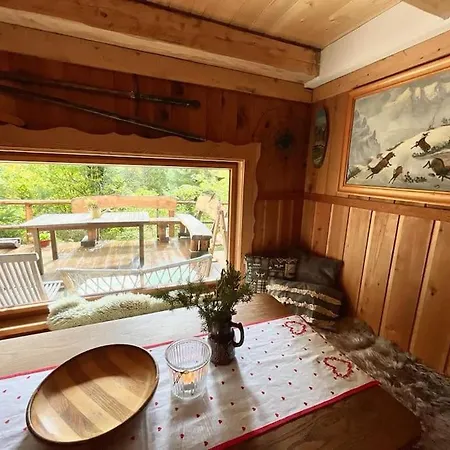 Stern Cabin Chalet *