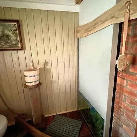 Stern Cabin Zirovnica